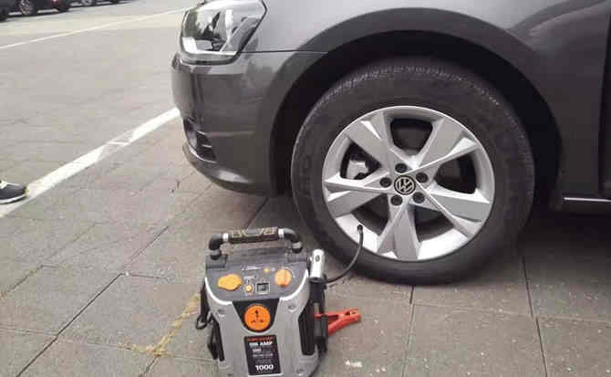 西青区汽车搭电案例